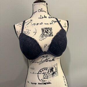 Navy blue bra with lace detailing #lingerie
